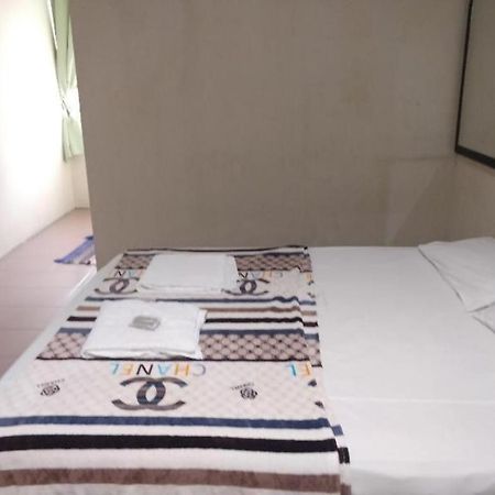 Spot On 89907 Motel Impian Seri Manjung Kültér fotó