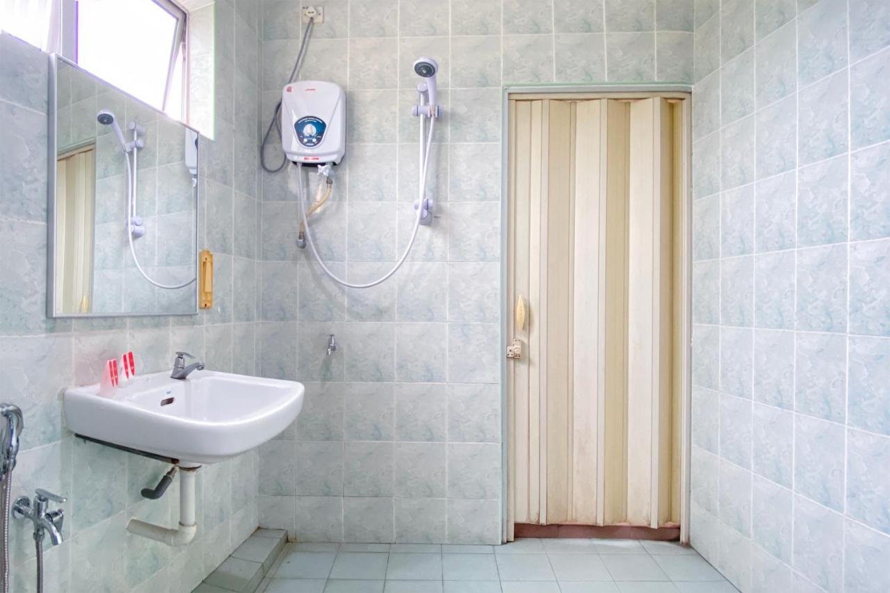 Spot On 89907 Motel Impian Seri Manjung Kültér fotó