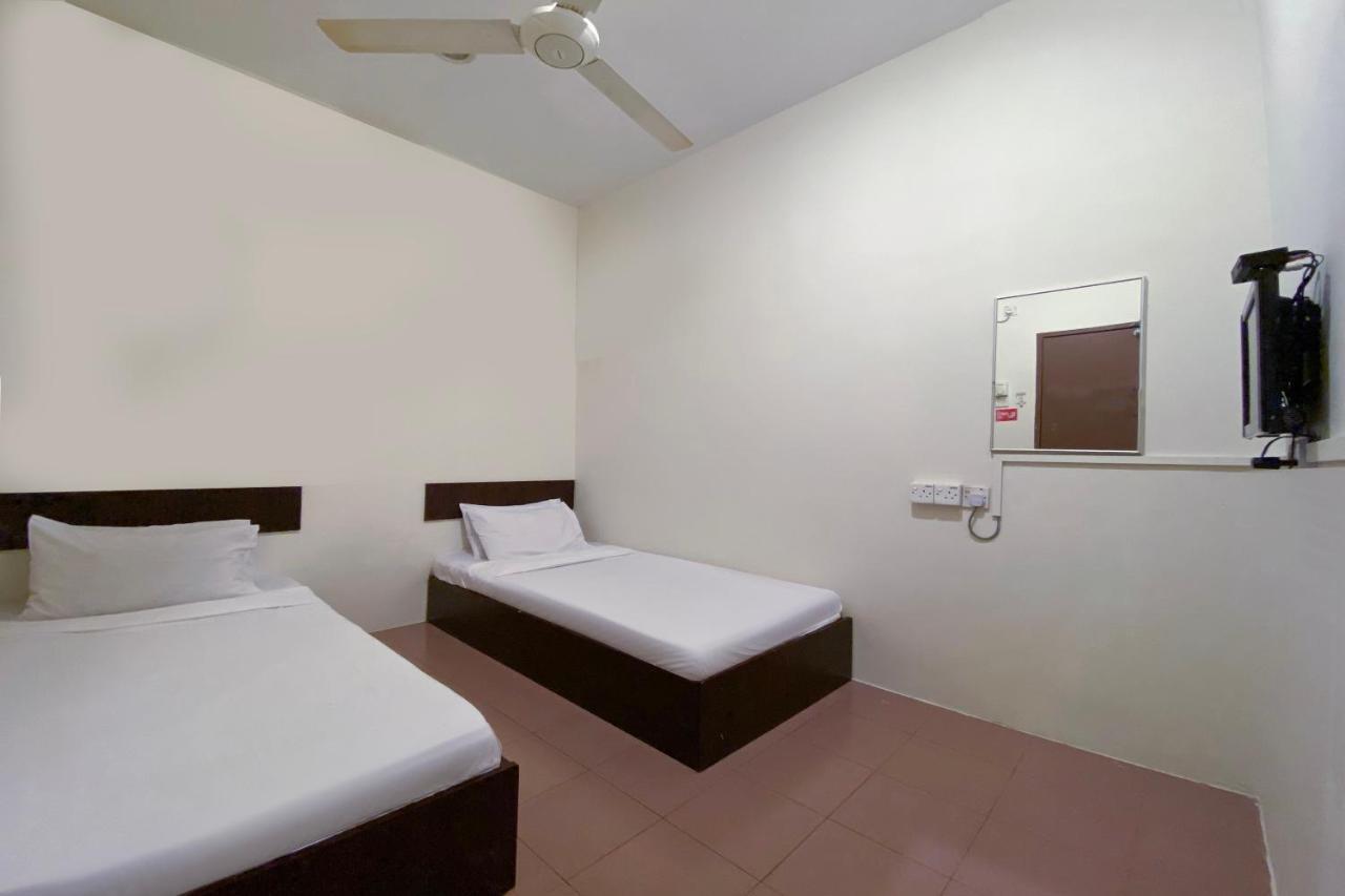 Spot On 89907 Motel Impian Seri Manjung Kültér fotó