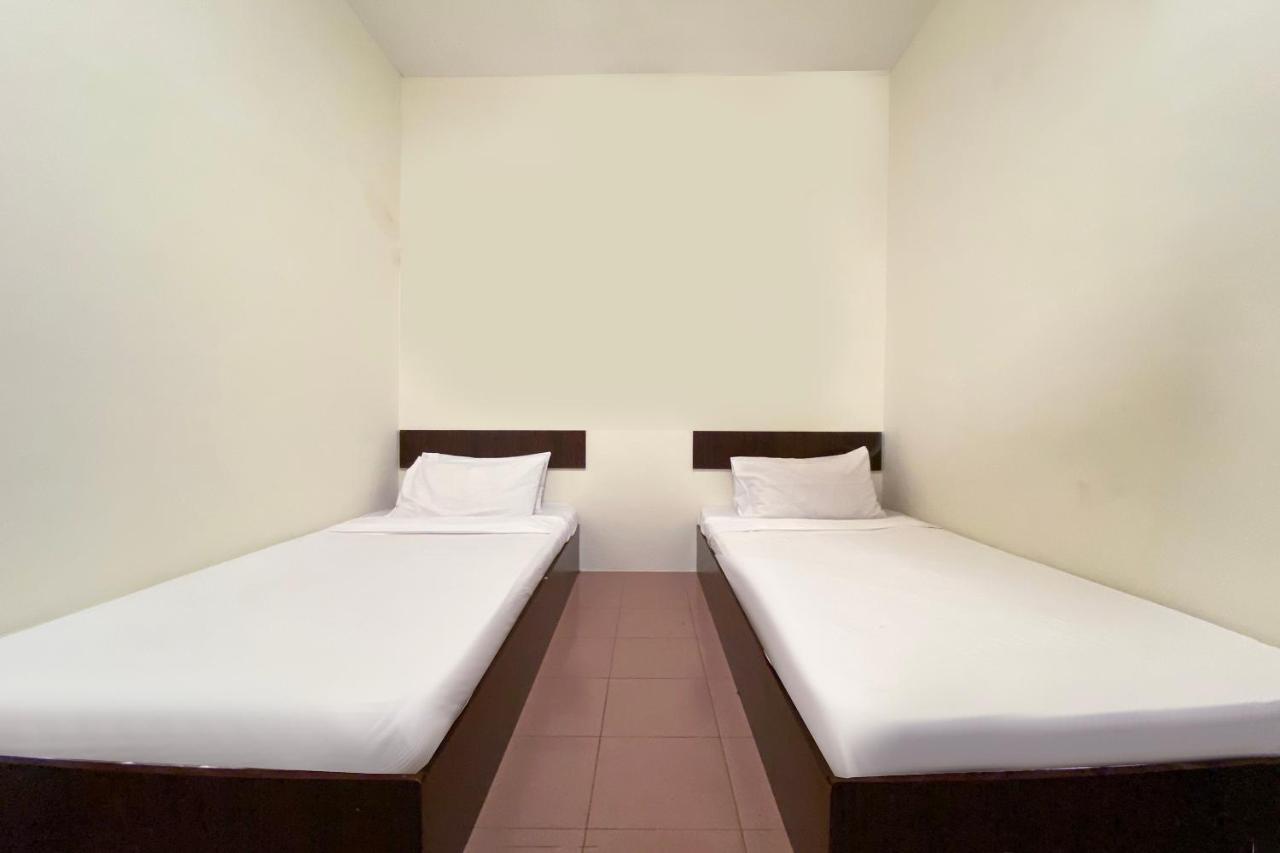 Spot On 89907 Motel Impian Seri Manjung Kültér fotó