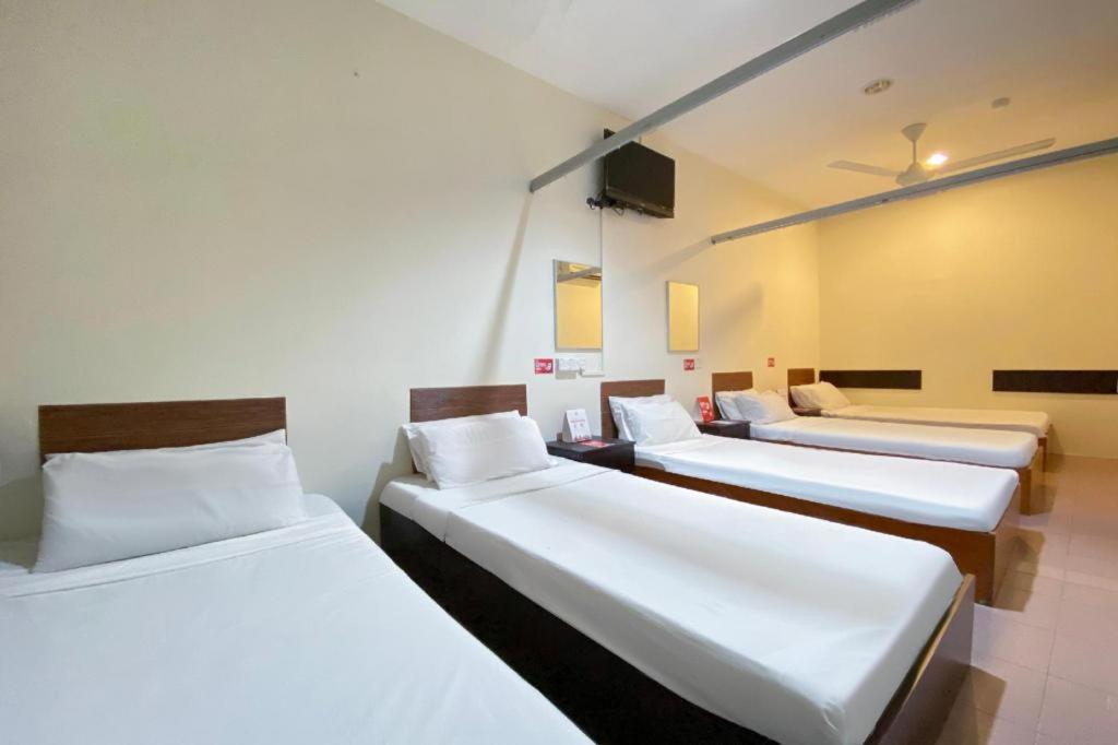 Spot On 89907 Motel Impian Seri Manjung Kültér fotó