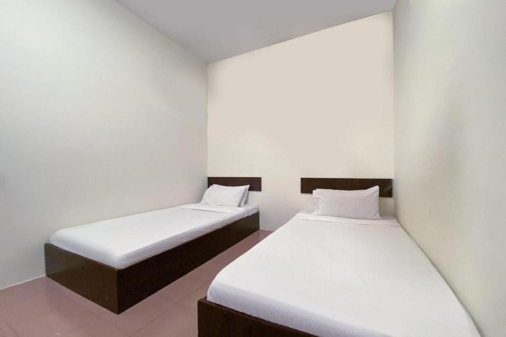 Spot On 89907 Motel Impian Seri Manjung Kültér fotó