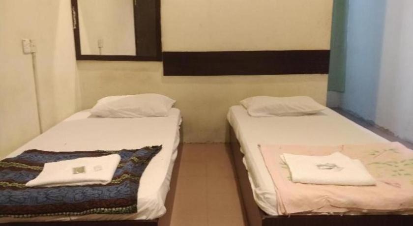 Spot On 89907 Motel Impian Seri Manjung Kültér fotó